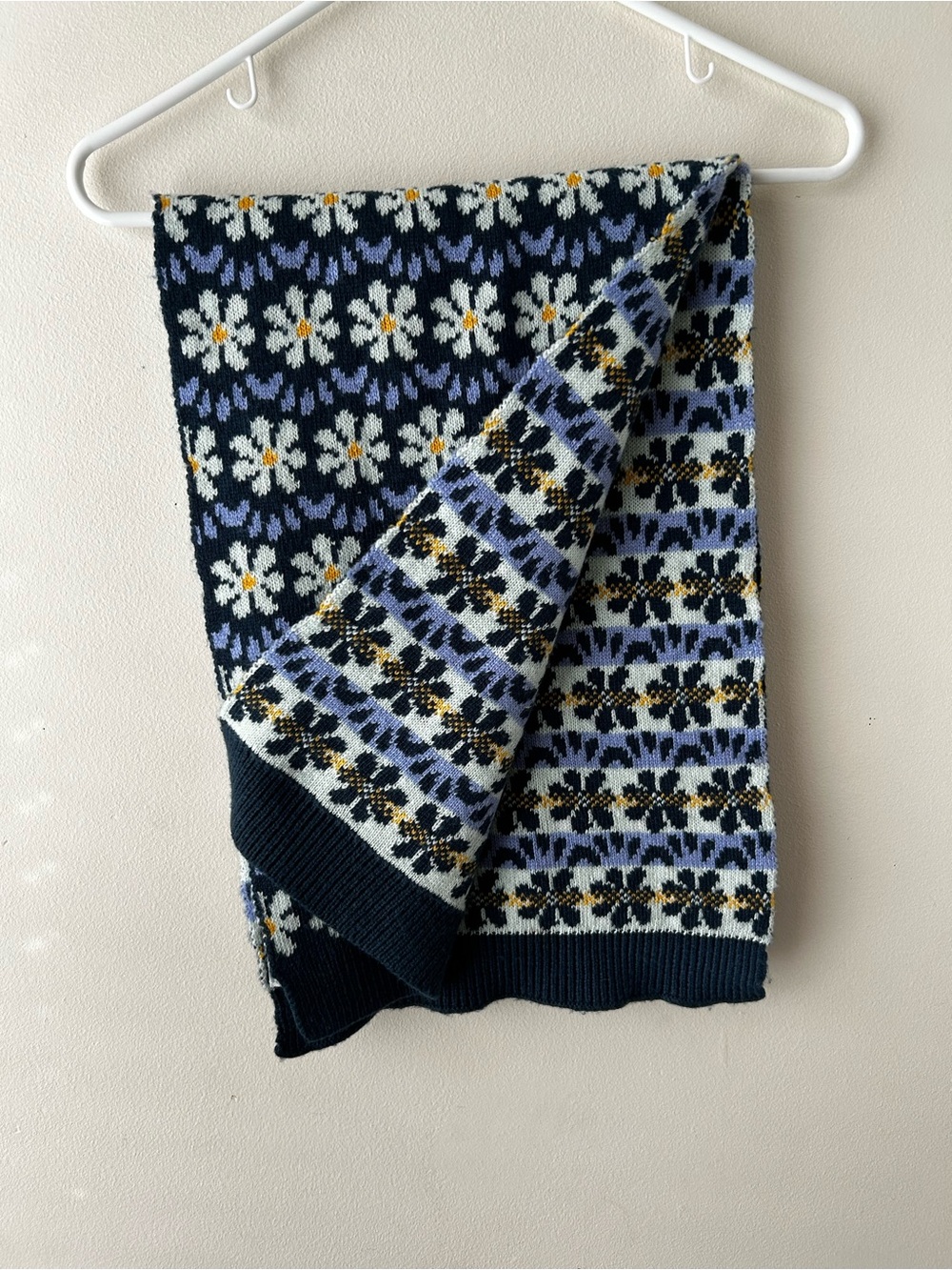 Vera Bradley Cozy Scarf Floral Bursts Blue Periwinkle Purple Green Yellow